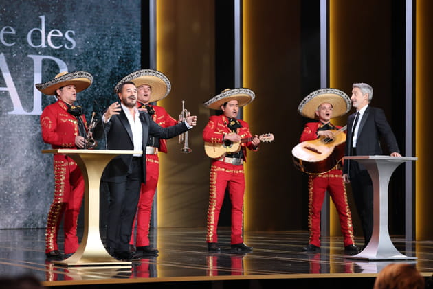 Jos&eacute; Garcia perturbe la c&eacute;r&eacute;monie avec des mariachis