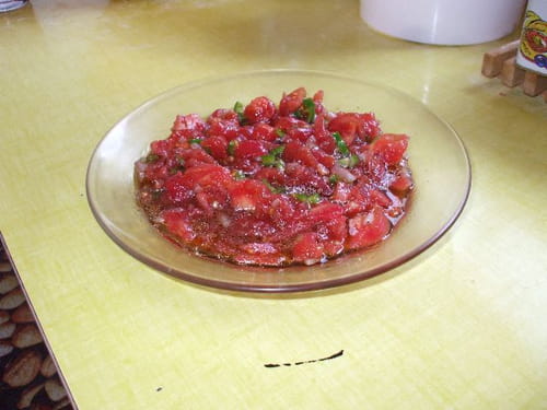 Salade de tomates epicée