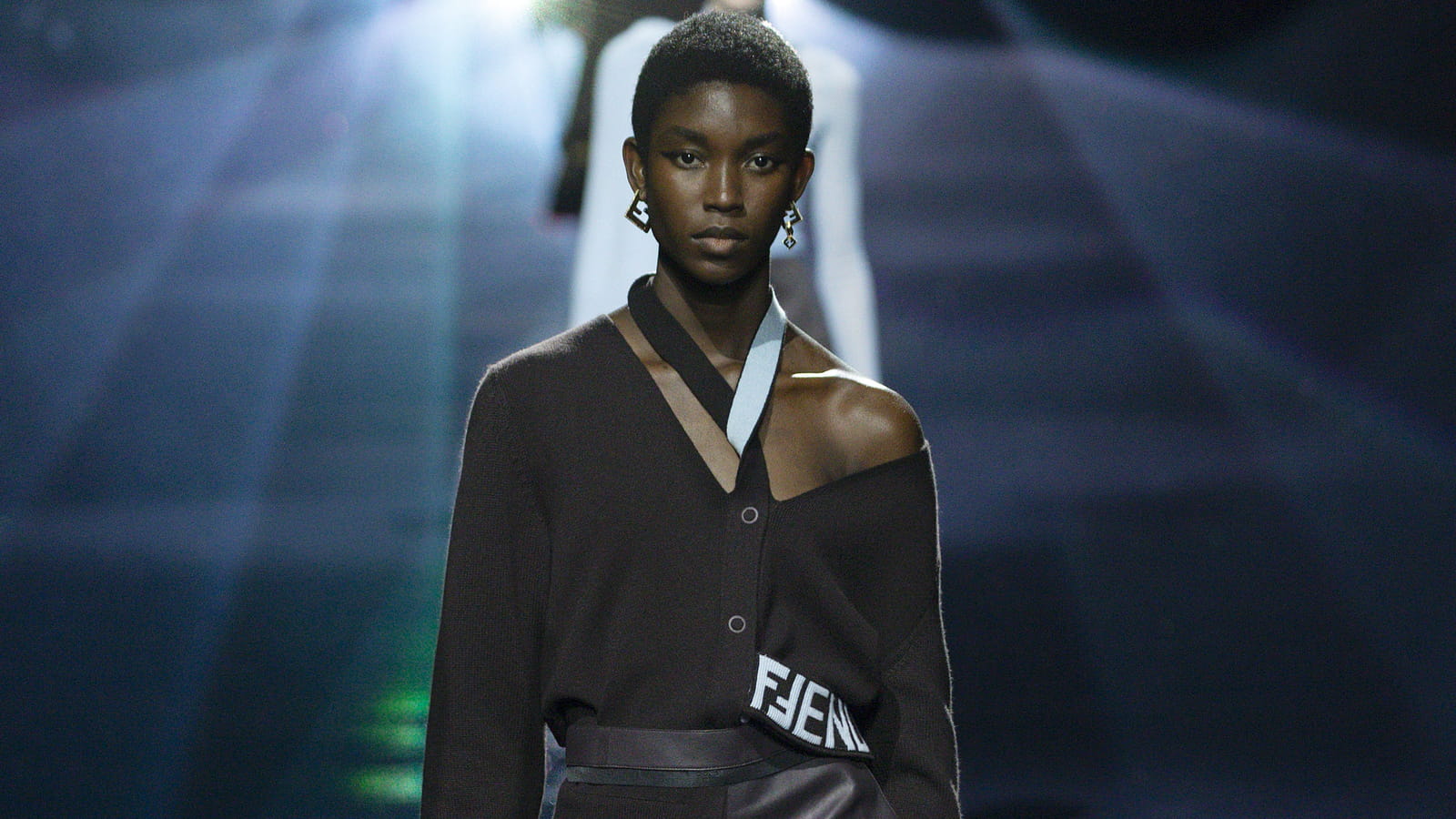 Look 32