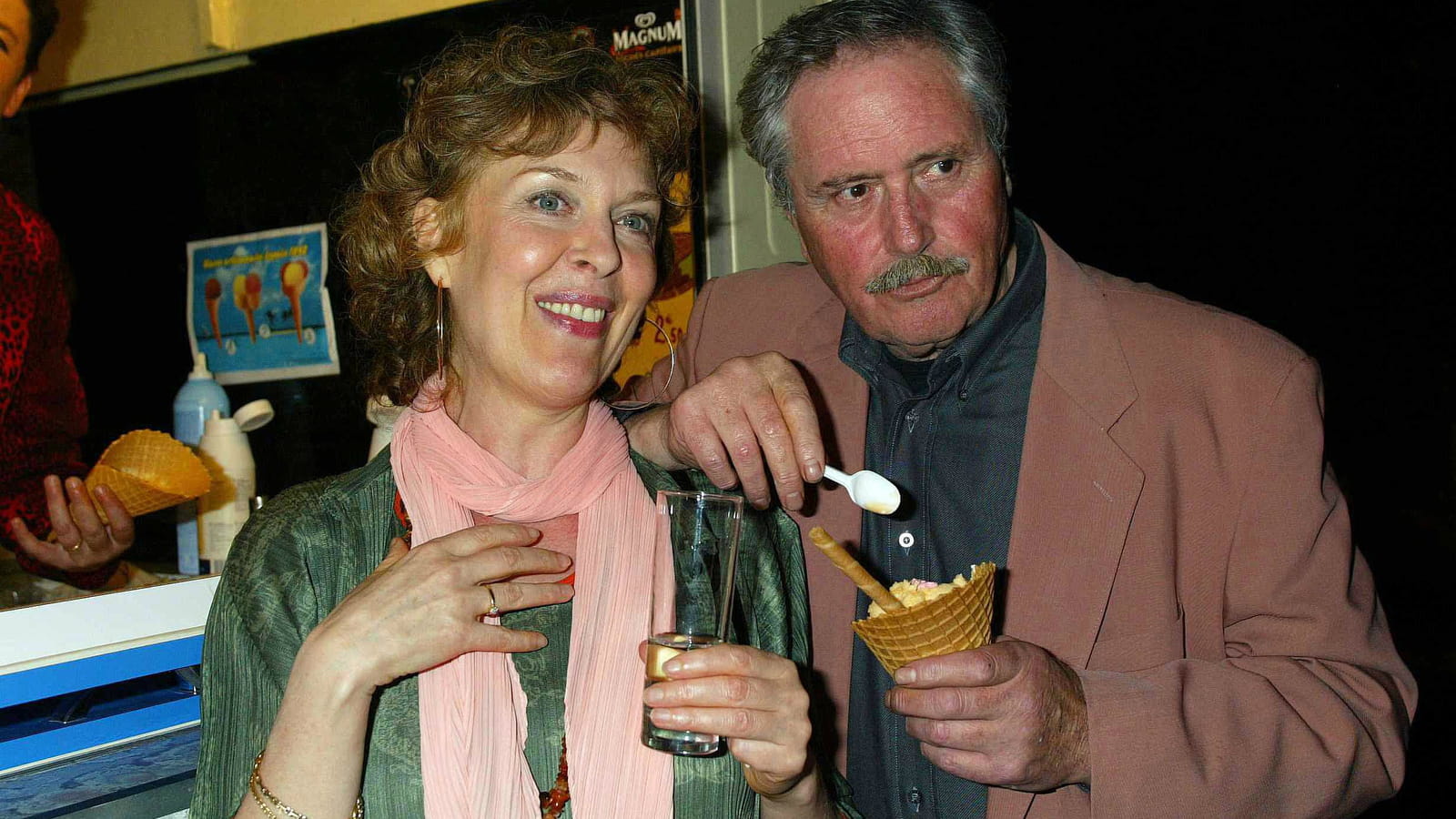 Avec Evelyne Buyle (Maryvonne dans Louis La Brocante), en 2004