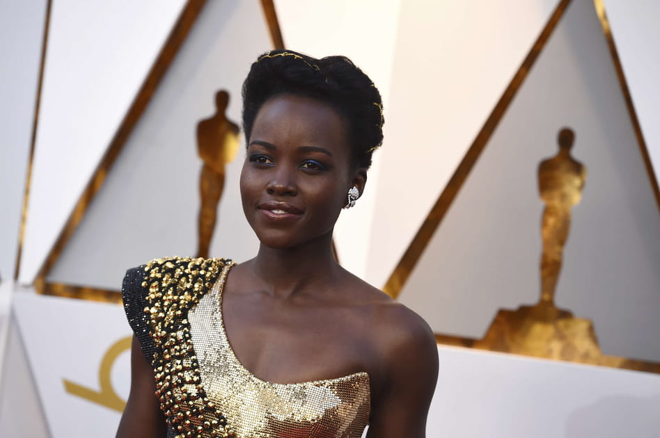 Le chignon dor&eacute; de Lupita Nyong'o