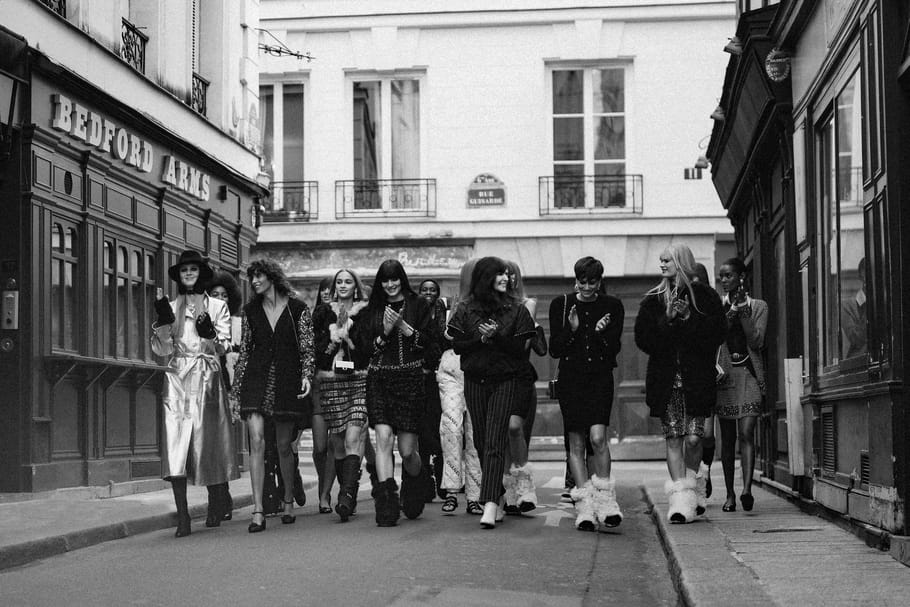 Chanel automne-hiver 2021-2022 : "J'aime les filles de chez Castel"