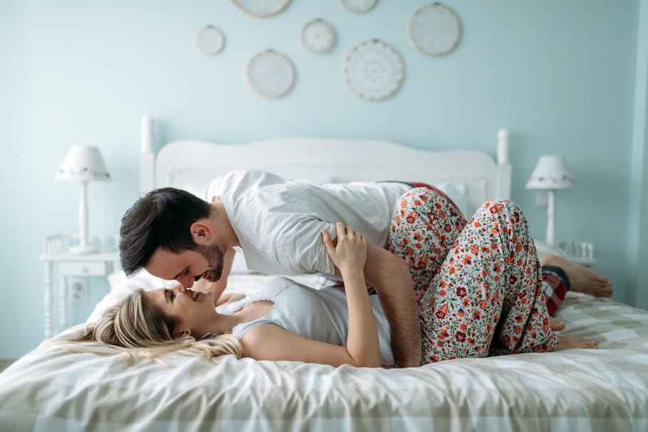 Sexe matinal : 3 positions pour éviter la mauvaise haleine au réveil