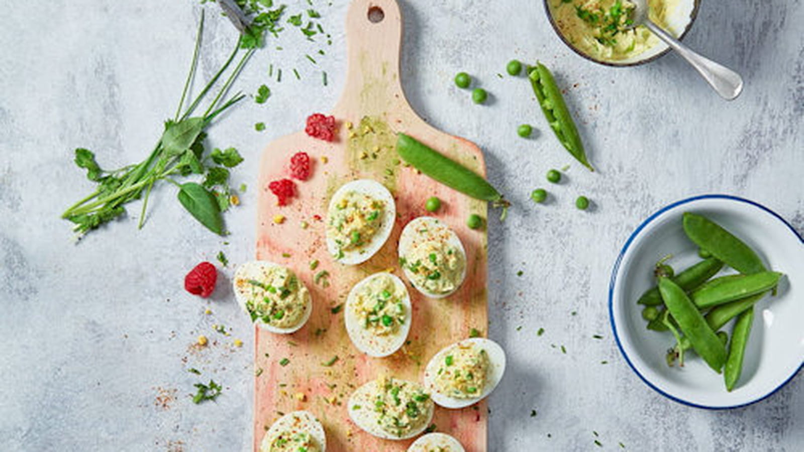 Œufs mimosa au St Môret® Léger et petits pois
