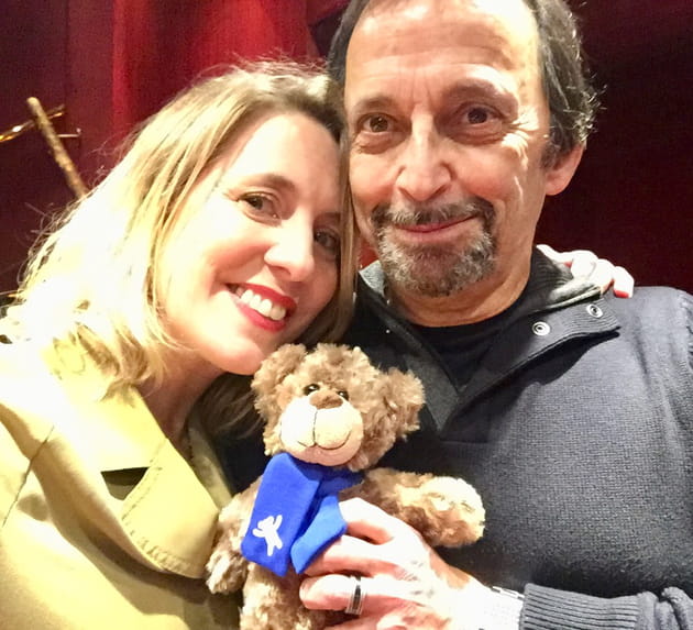 Eric M&eacute;tayer et Andr&eacute;a Bescond avec leur nounours
