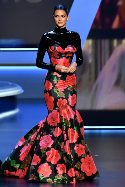 TOP : Kendall Jenner en robe Richard Quinn