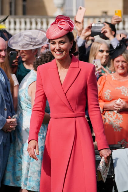 Kate Middleton, &eacute;l&eacute;gante pour une Garden Party royale dans les jardins du Palais de Buckingham