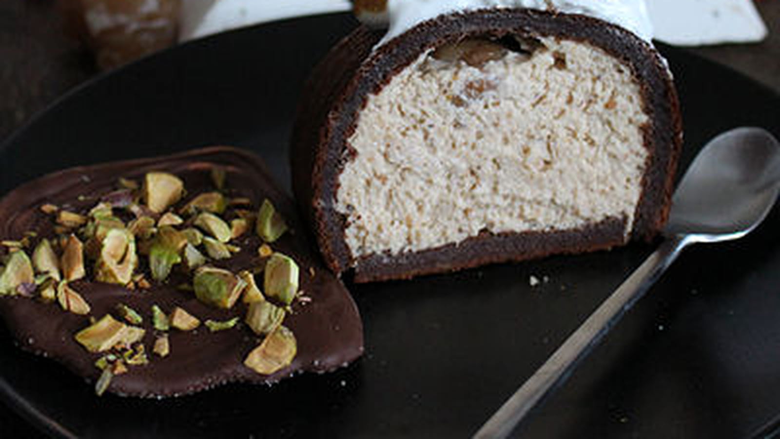 Bûche meringuée à la mousse de marrons
