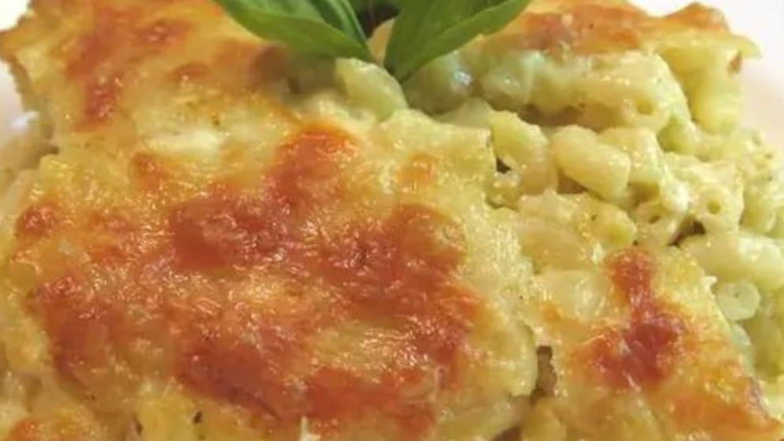 Gratin de coquillettes aux trois fromages et pesto