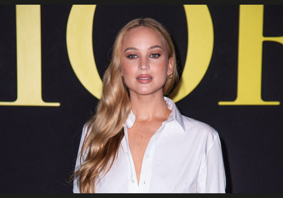 Jennifer Lawrence, d&eacute;sirable avec son look glamour