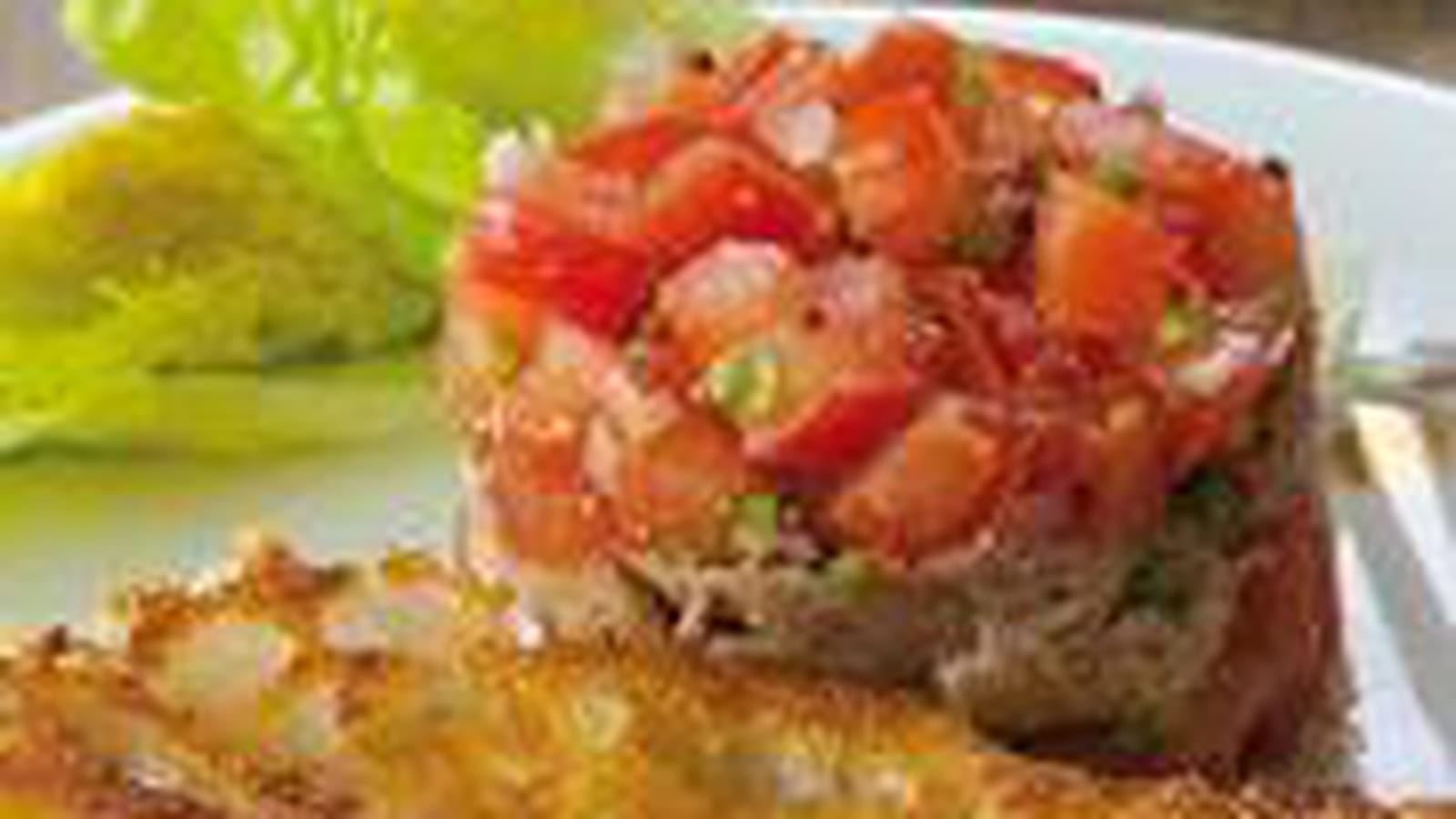 Tartare de tomates et thon, mouillettes au Gros Sel La Baleine