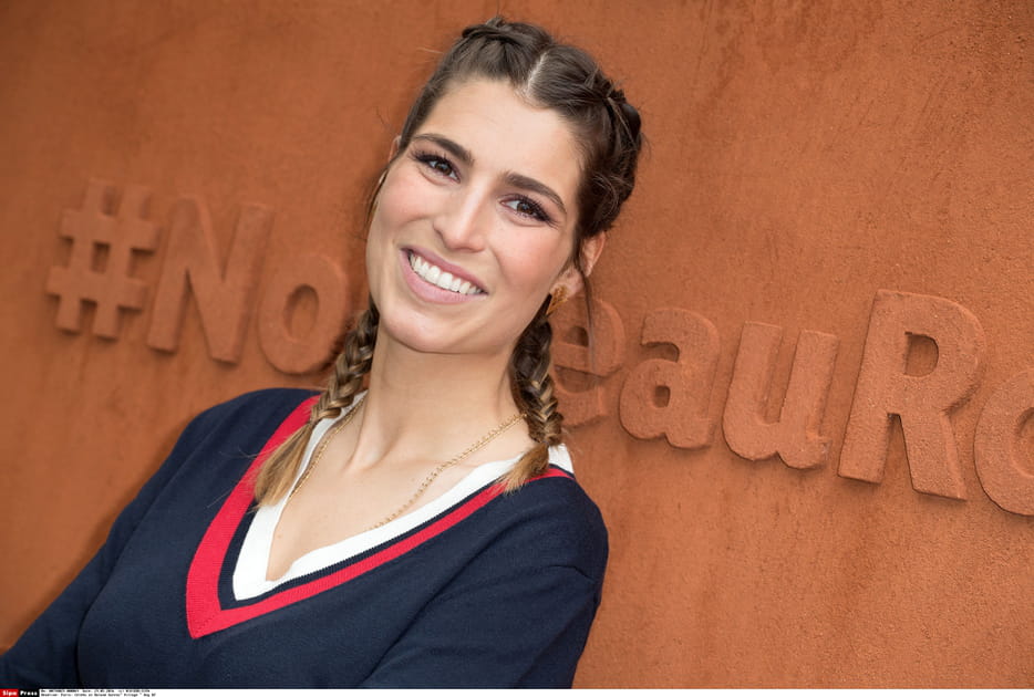 Laury Thilleman, sage avec ses deux tresses