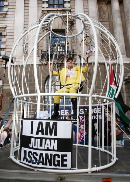 vivienne-westwood-activism-protest-assange