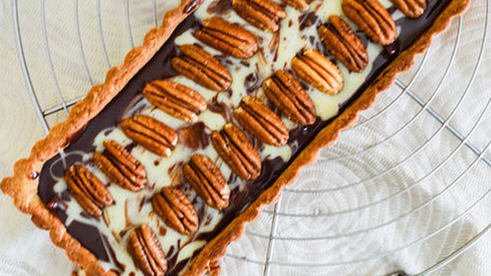 Tarte marbrée chocolat, caramel et noix de pécan