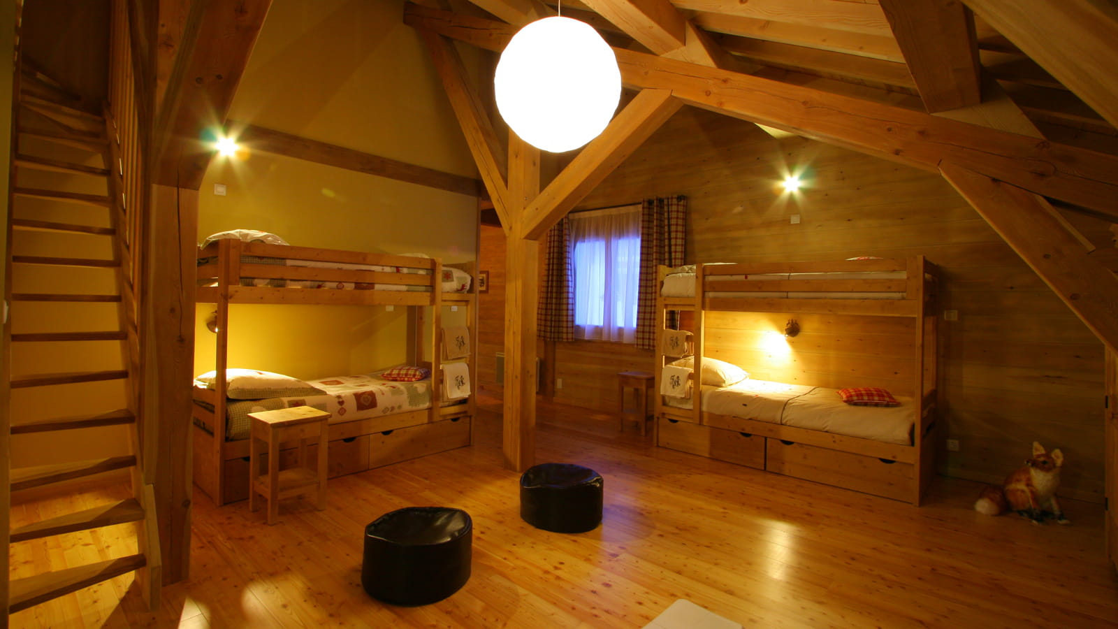Une chambre dortoir