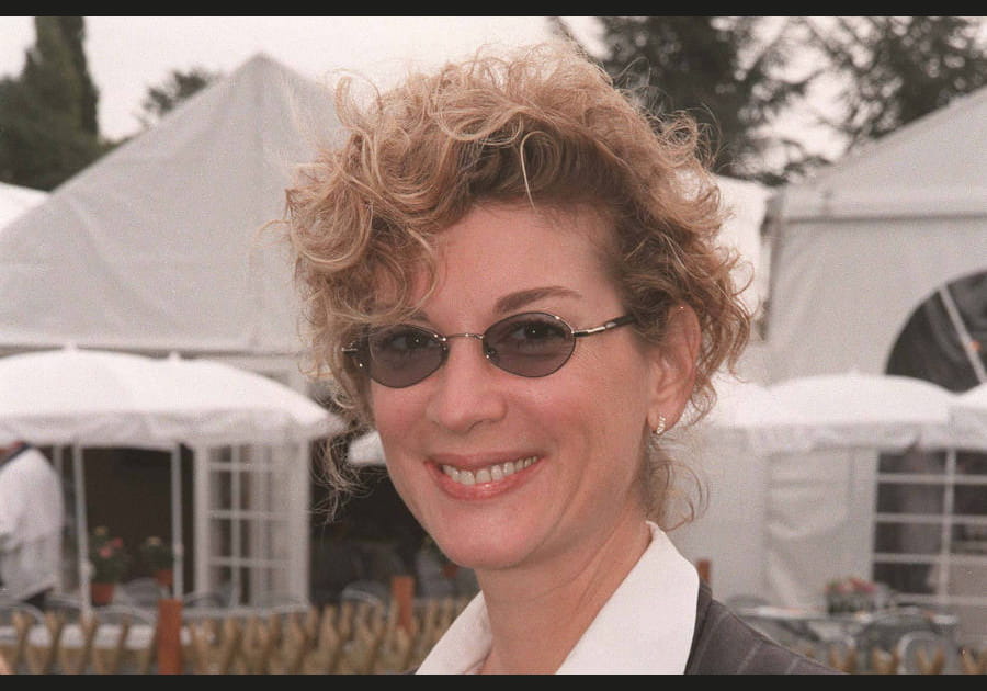 Les boucles vaporeuses de Mich&egrave;le Laroque