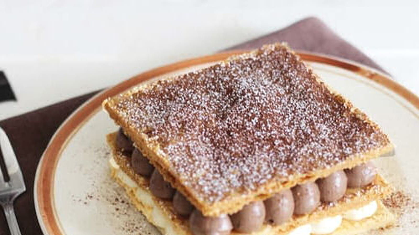 Mille feuilles à la crème diplomate, chocolat et vanille