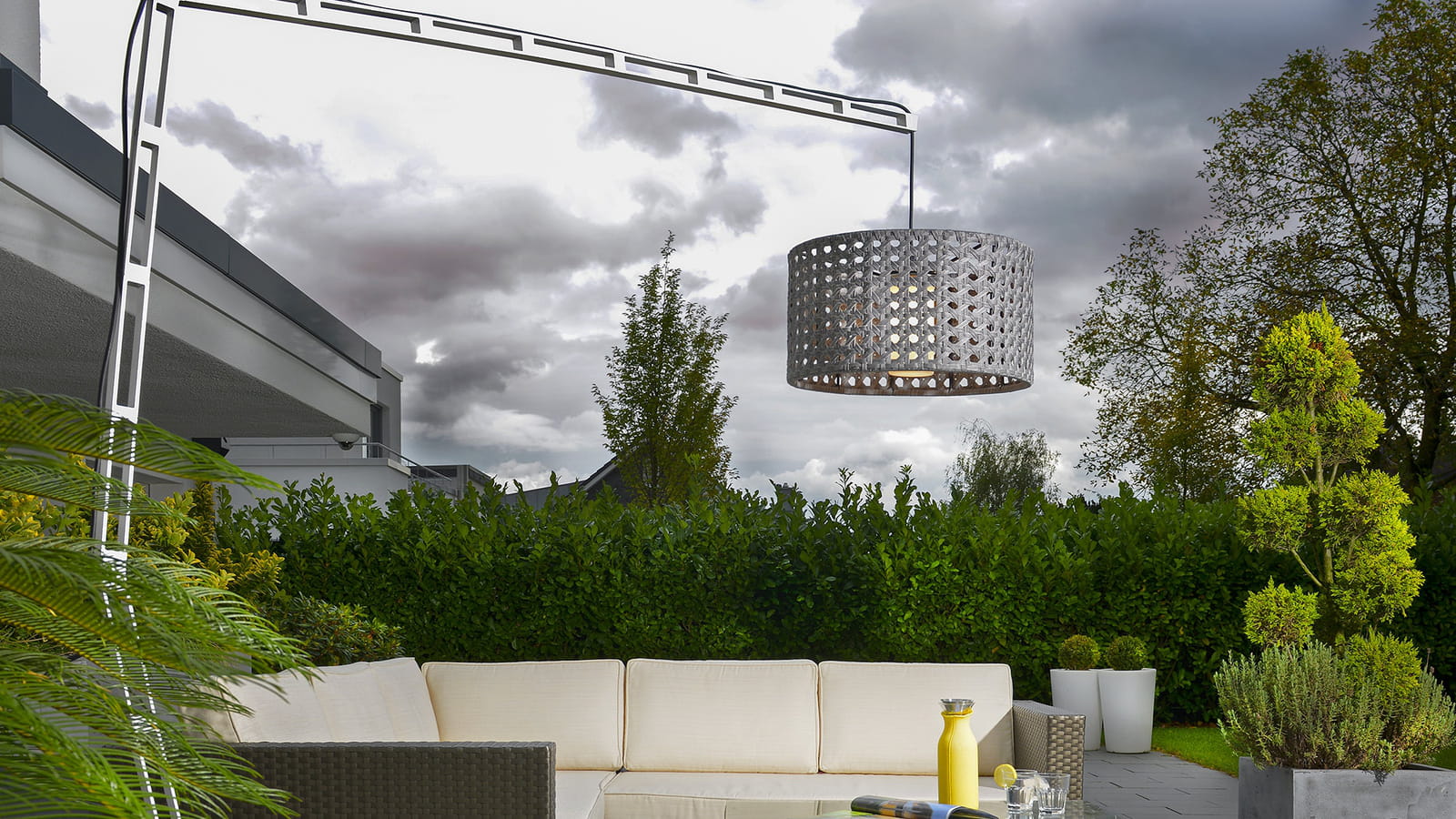 Lampadaire cannage 