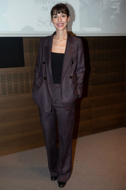 Doria Tillier en costume oversize