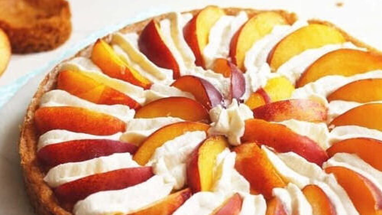 Tarte à la nectarine et chantilly de mascarpone au miel