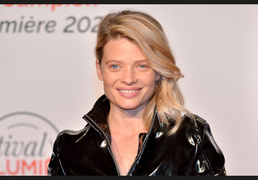 Le mi-long ultra rock de M&eacute;lanie Thierry