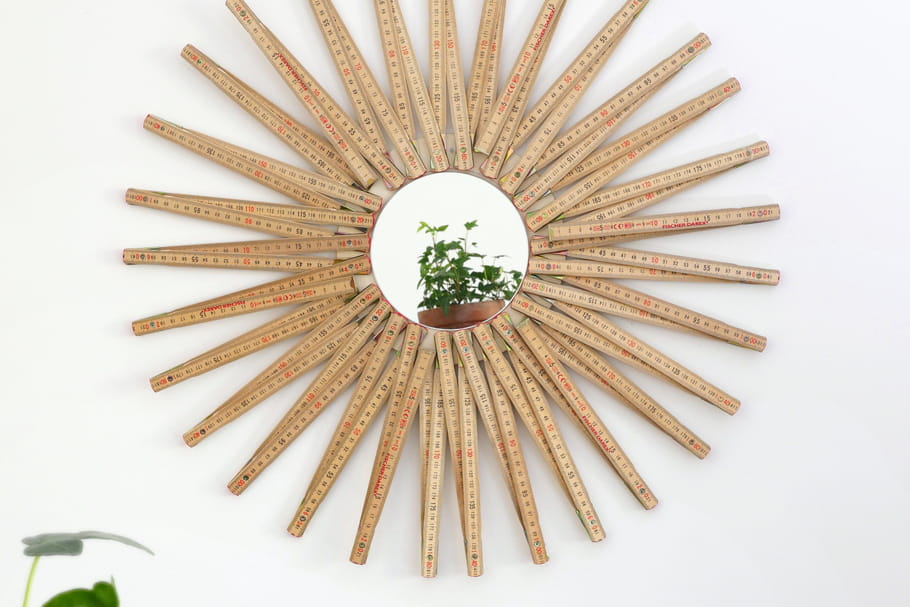 Fabriquer un miroir avec des mètres détournés