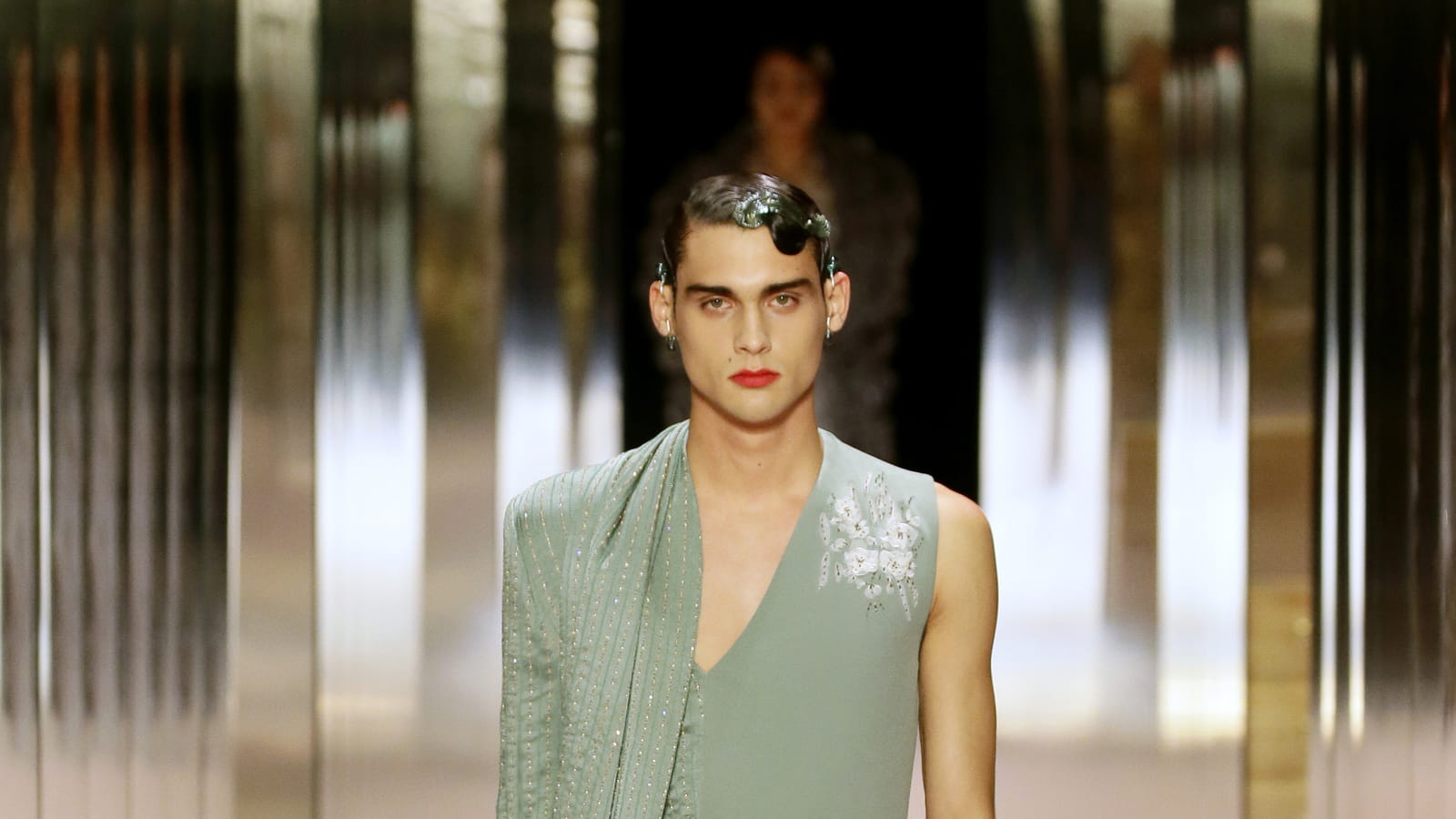 Look 12