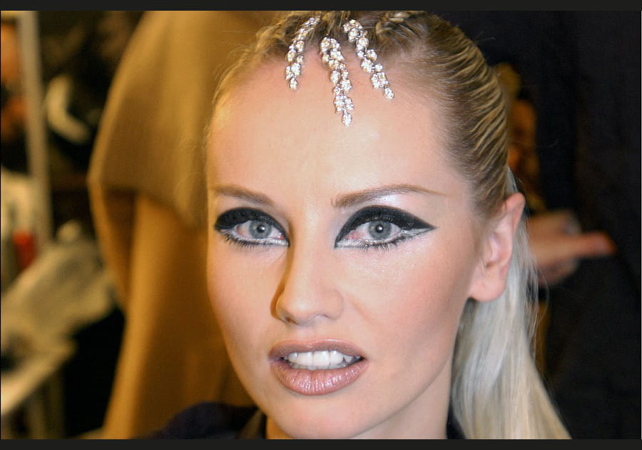 Le liner graphique d'Adriana Karembeu