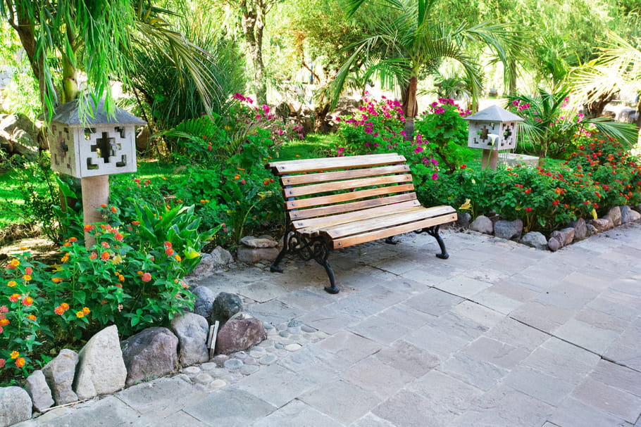 Bordure de jardin : comment bien choisir et poser ces délimitations ?