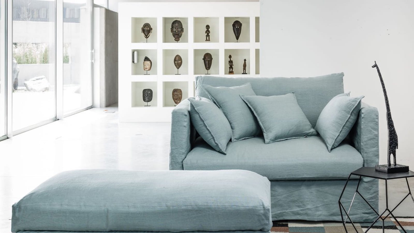 Fauteuil et ottoman en lin