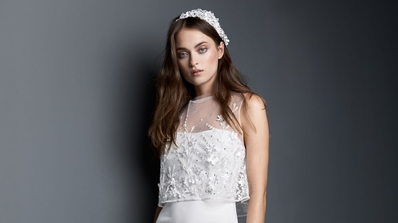 Robe de mariée accessoirisée