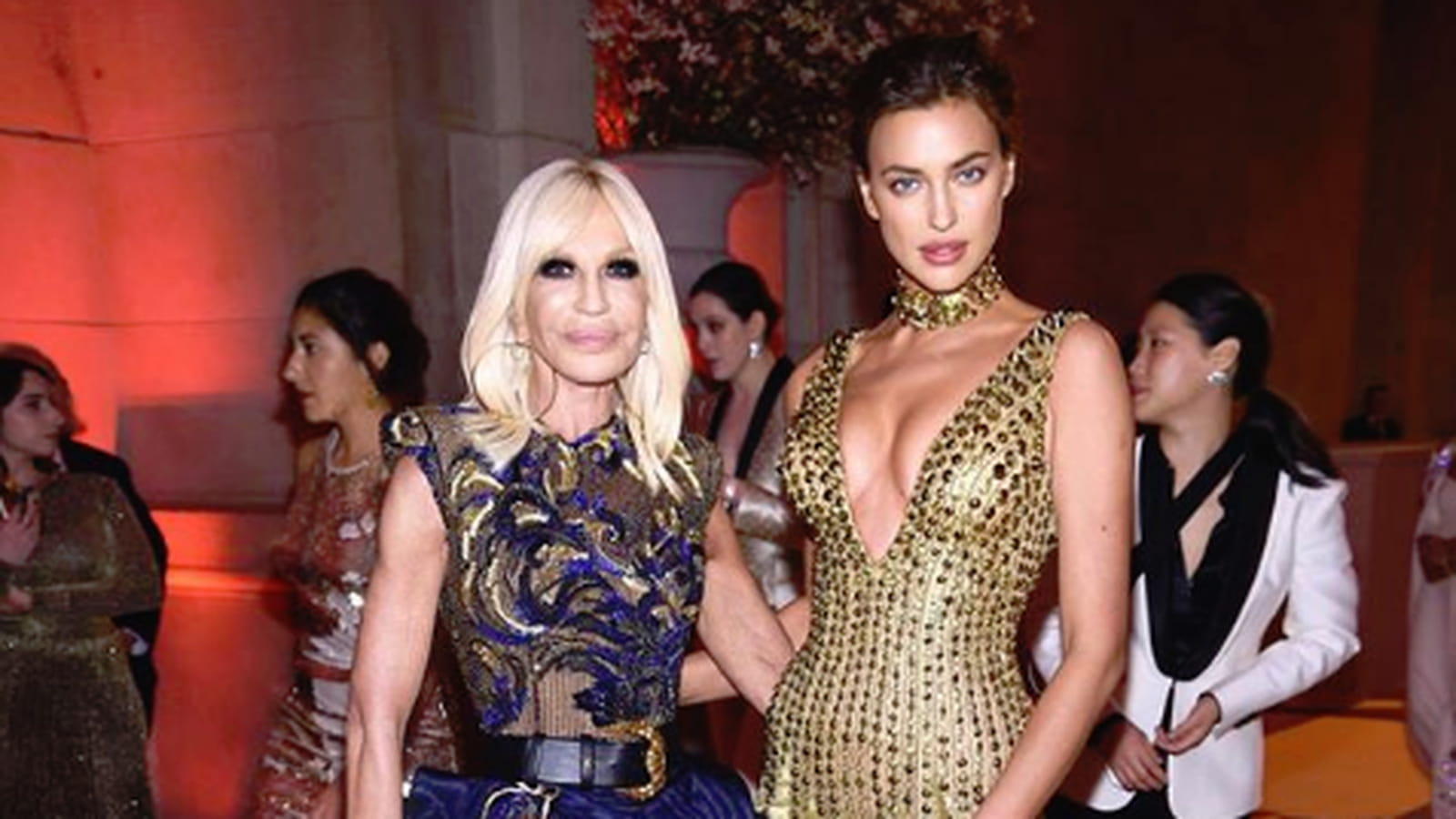 Irina Shayk et Donatella Versace