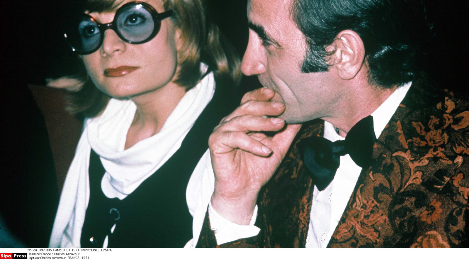 Avec sa soeur aînée Aida Aznavour