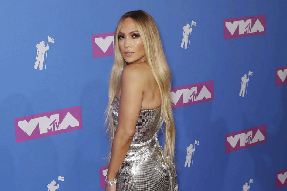 Les cheveux longs XXL de Jennifer Lopez