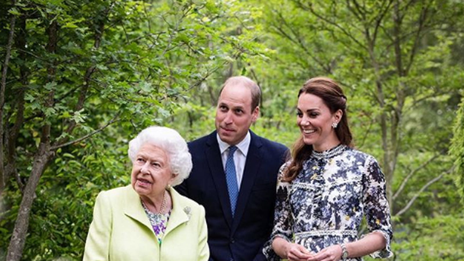 Elisabeth II, le prince William et Kate Middleton