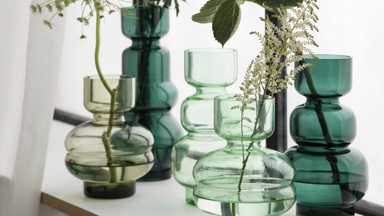 Vases en verre coloré 