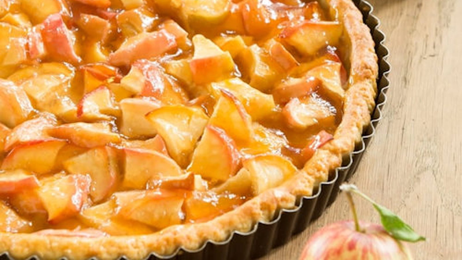 Tarte aux pommes et à la gelée de coings