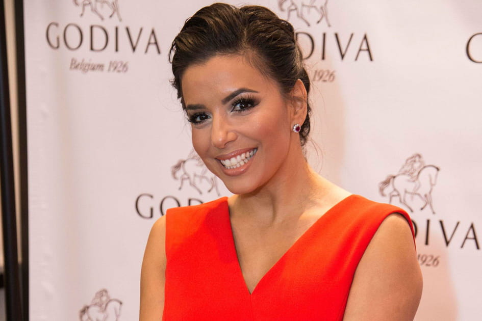 Eva Longoria, d&eacute;licate avec son chignon volumineux