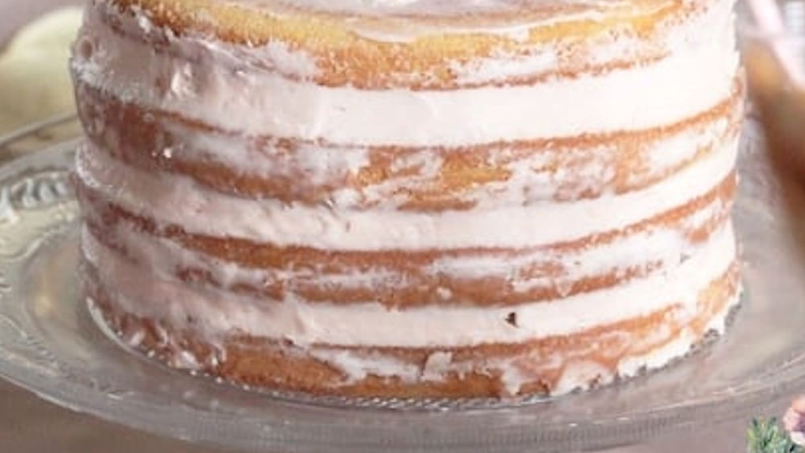 Naked cake fleur d'oranger et bigarreaux confits