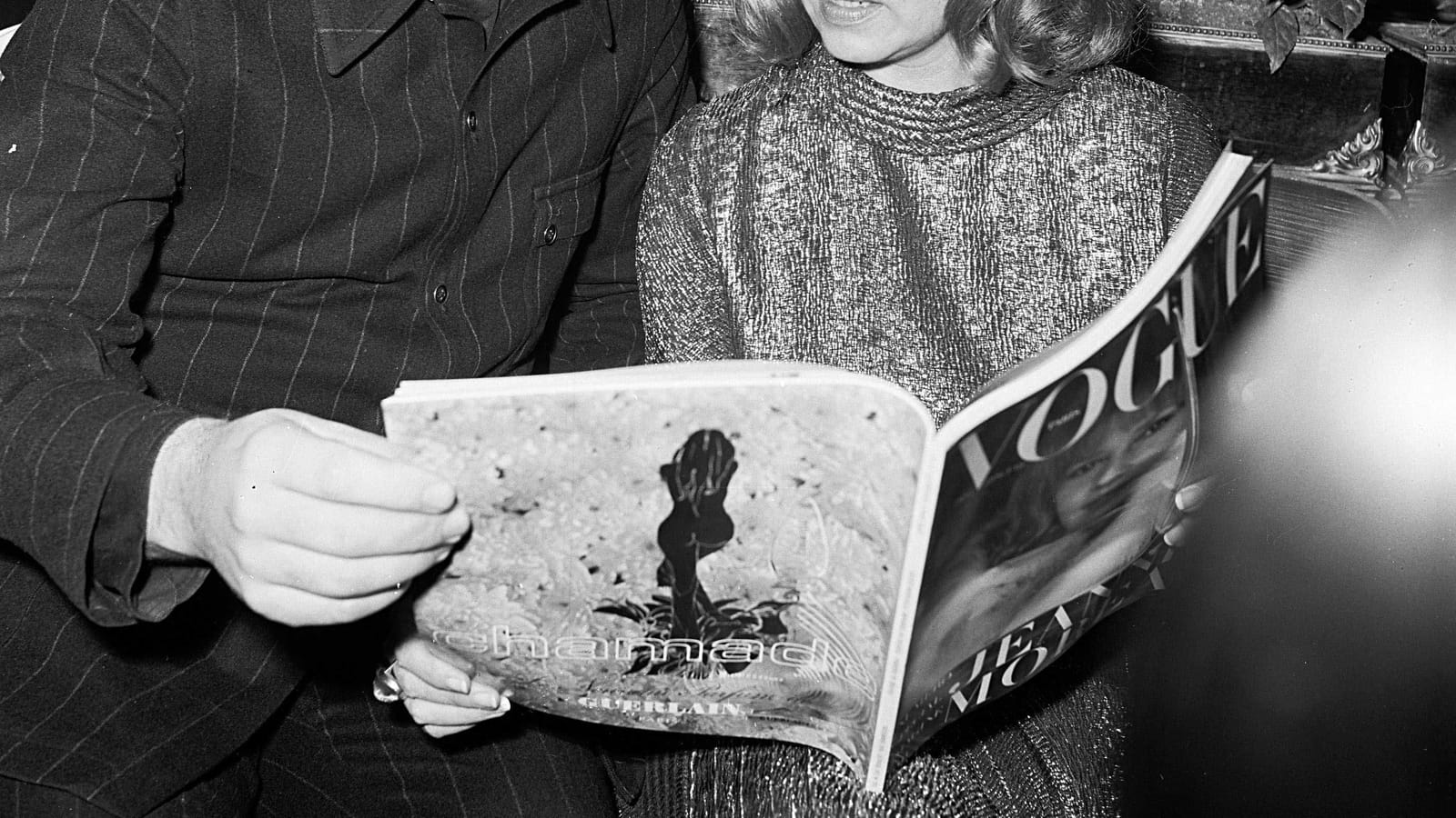 Avec Paco Rabanne, en plein épluchage d'un numéro de Vogue