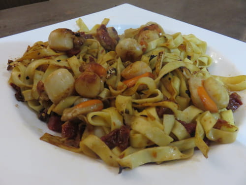 Tagliatelles de saint jacques et tomates séchées