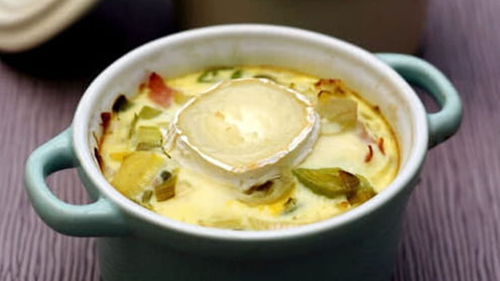 Flans aux poireaux, fromages de chèvre et bacon