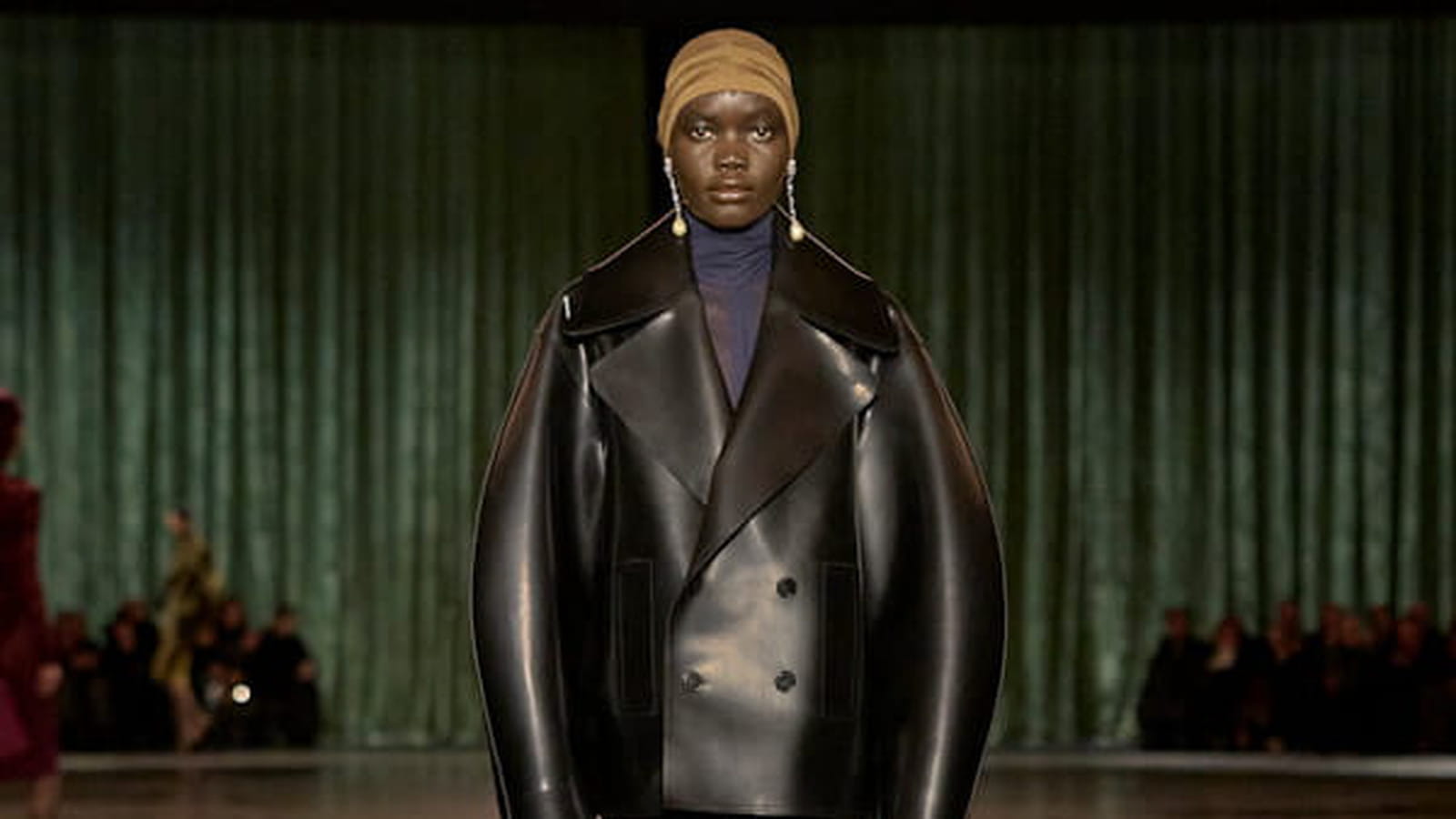 Défilé Saint Laurent automne-hiver 2024-2025