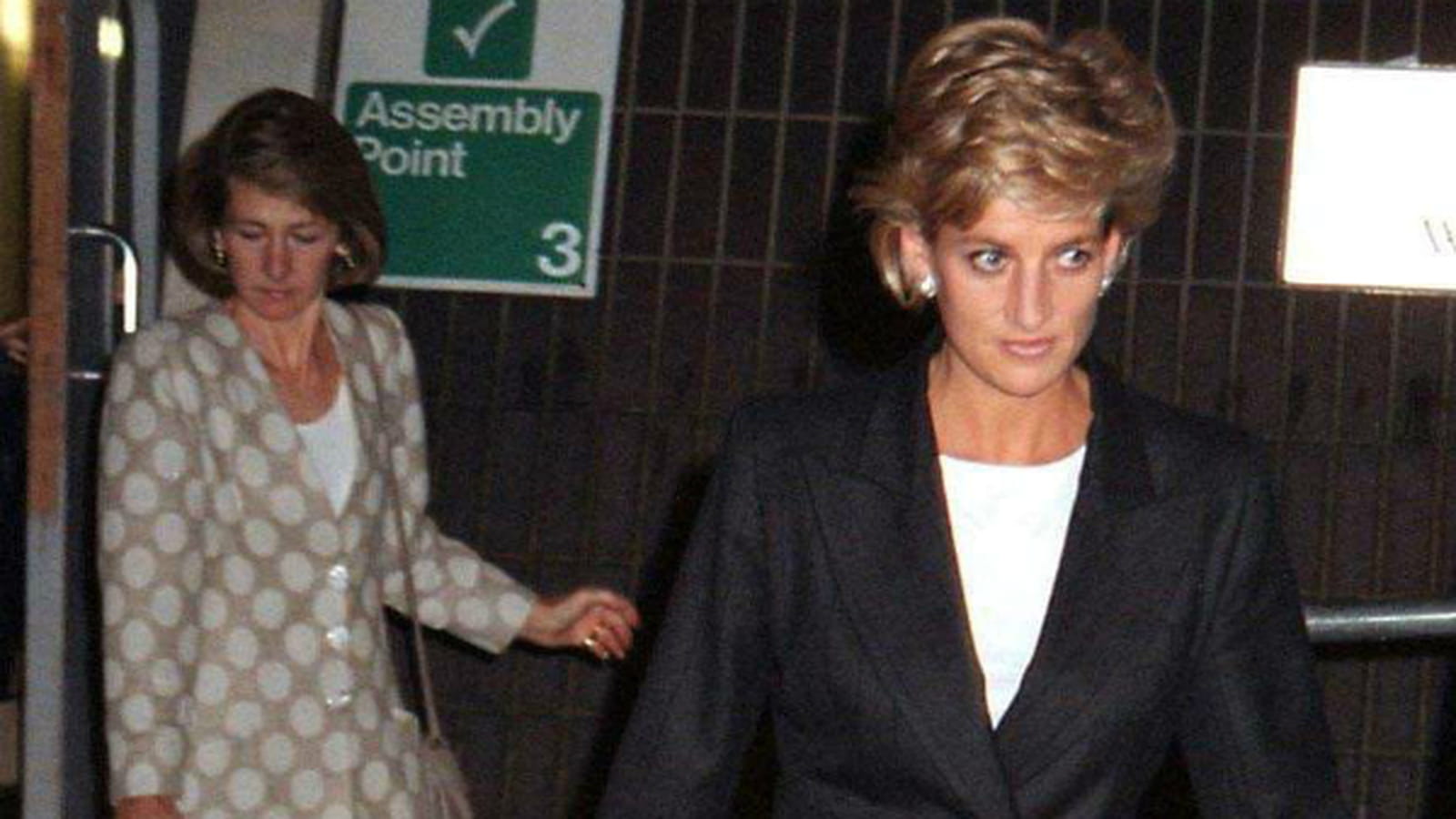 Costume noir de Lady Di