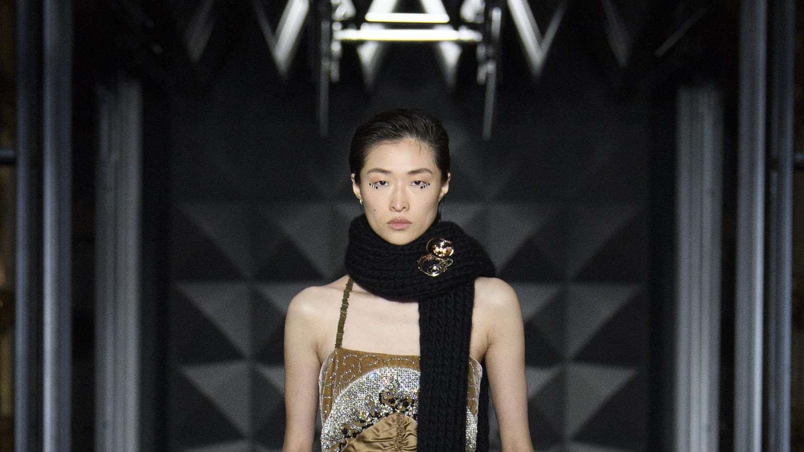Look 25