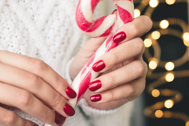 30 nail art pour des ongles festifs à Noël 2022