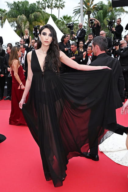 Milla Lapidus en robe noire en mousseline Michael Kors