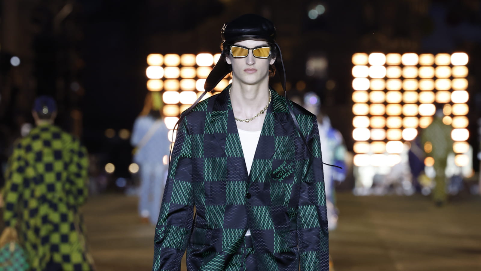 Look 35