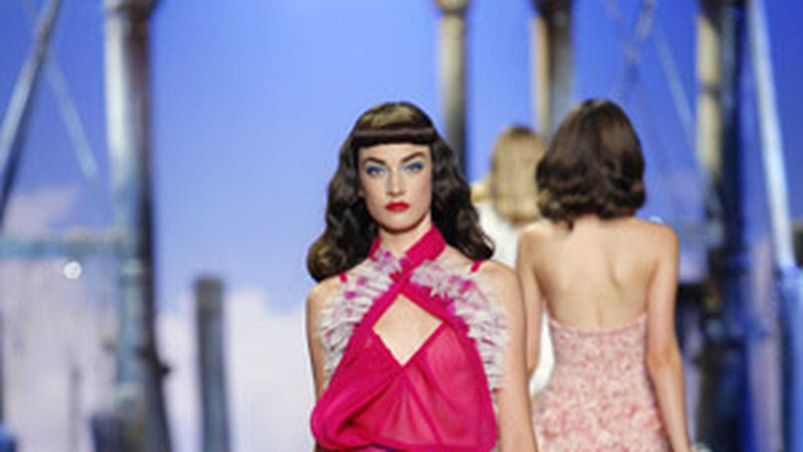 Belle en fuchsia