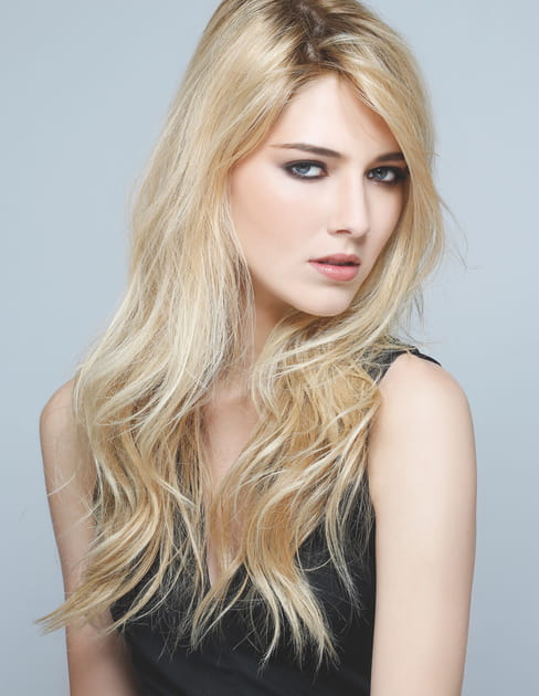 Cheveux blond platine